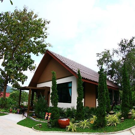 Silver Garden Resort Suan Phueng Extérieur photo